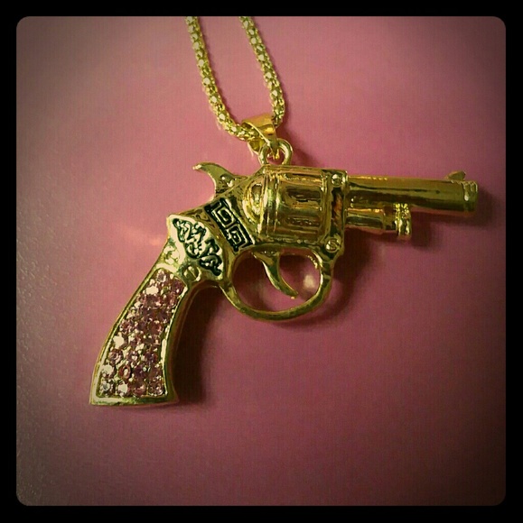 Betsey Johnson necklace - Picture 1 of 1